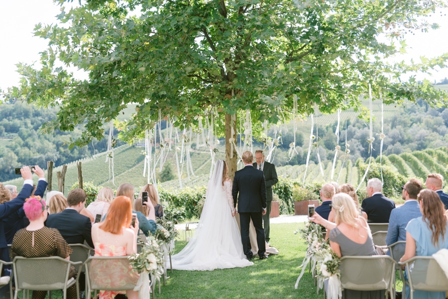 Elise & Anders Destination Wedding in La Morra Piedmont, Italy | Extraordinary Weddings by Barbara Gourdain | Marta Guenzi Photography