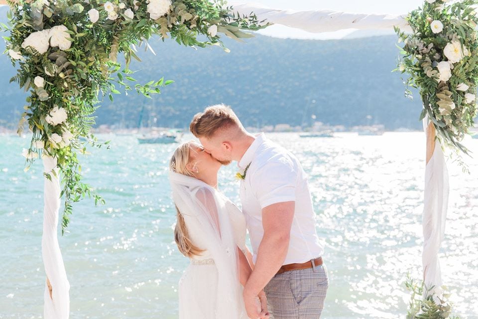 Lauren & Mark's Small Wedding in Greece | planned by Lefkas Wedding | Photography by Maxeen Kim Photography