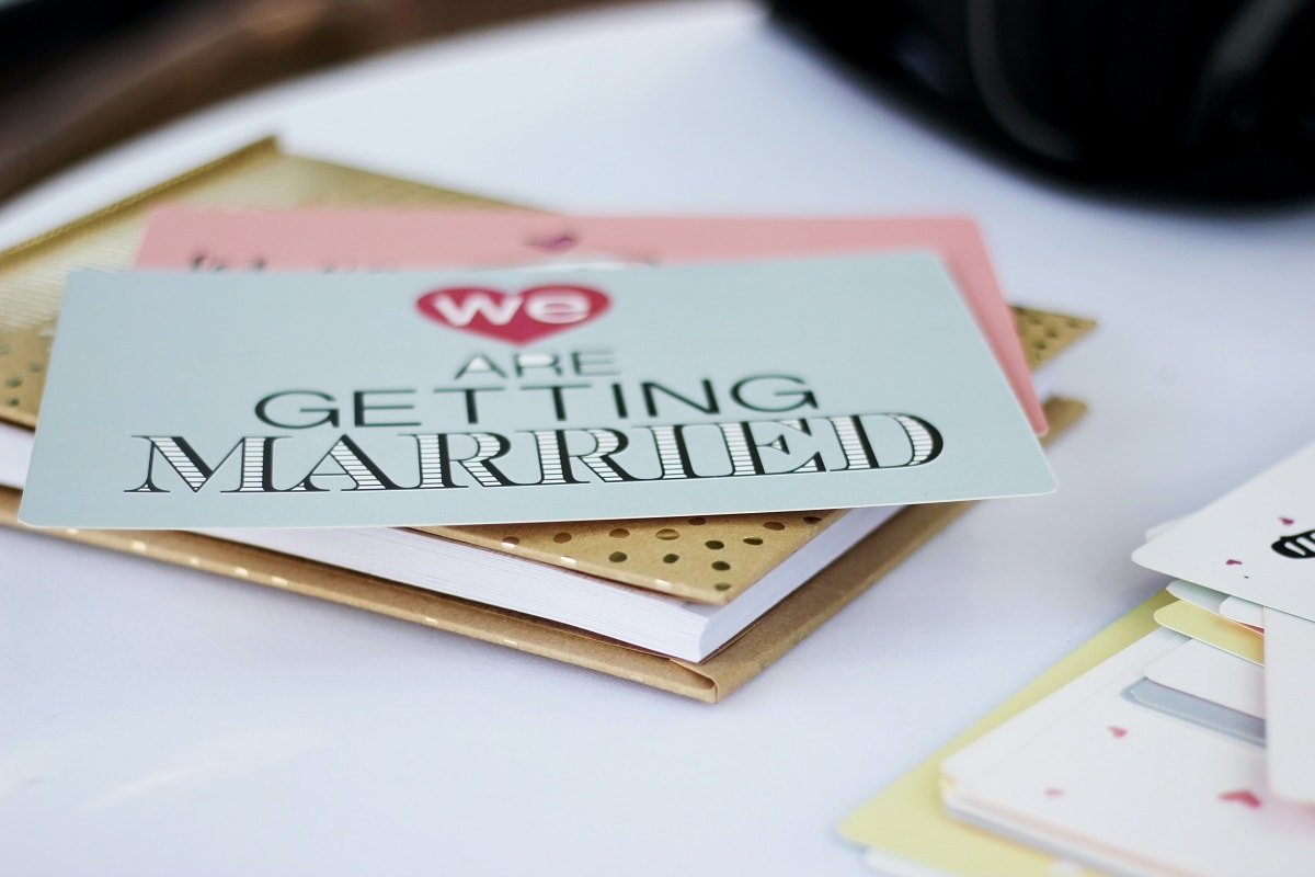 4 Tips on how to make DIY Wedding Invitations special