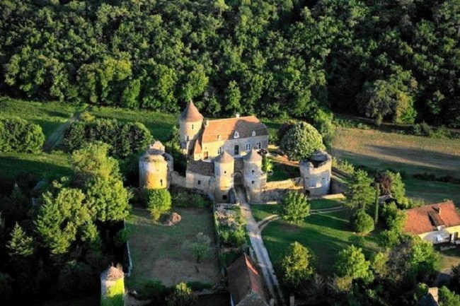 Plan a wedding in France Mini Guide - Venue Option: Chateau Lydia
