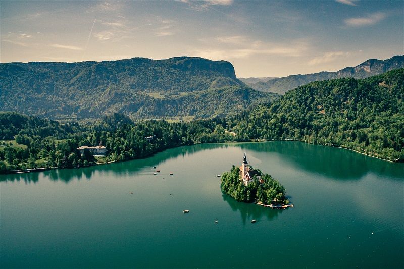 Lake Bled Slovenia, perfect for an intimate wedding abroad | Polina Rytova - Unsplash