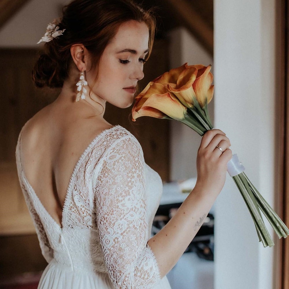 Charlotte getting ready for her Wedding at Schloss Mittersill Austria | Stressfree Weddings by SandraM | Katrin Kerschbaumer Photography